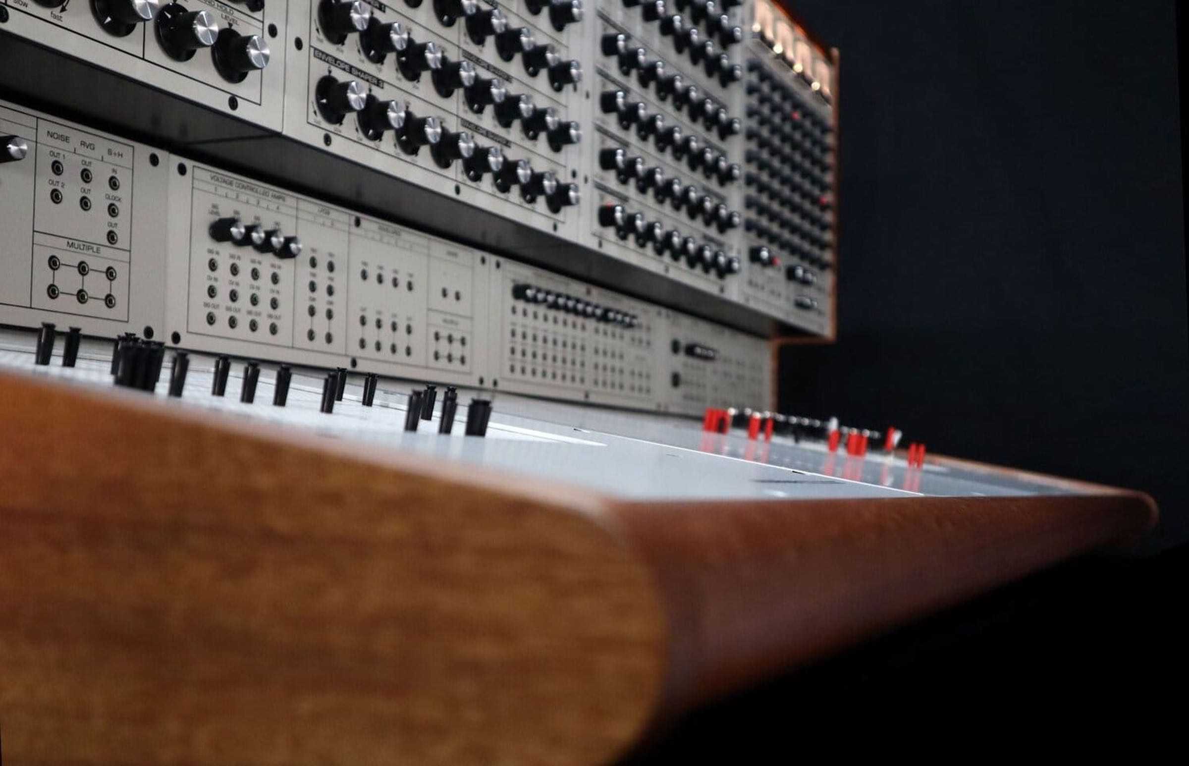 Analogue Solutions Colossus - Image 18